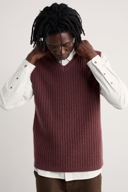 männer lowdy cable knit v-neck vest