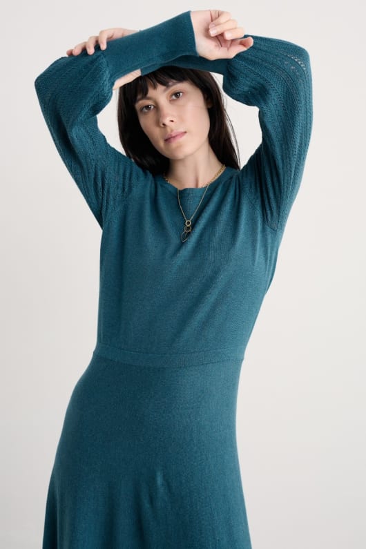 silbermöwe strickkleid in gots-zertifizierte bio-baumwolle