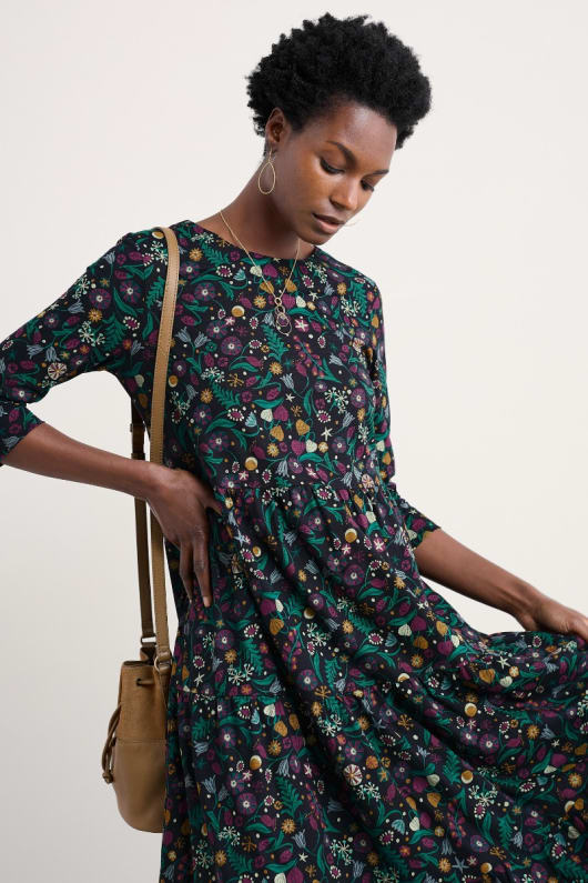 striche tiered kleid in gots-zertifizierte bio-baumwolle jersey
