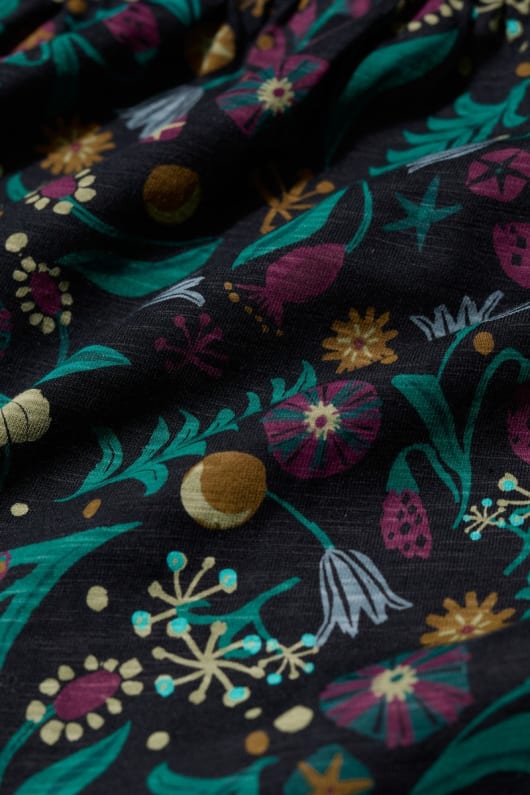 striche tiered kleid in gots-zertifizierte bio-baumwolle jersey