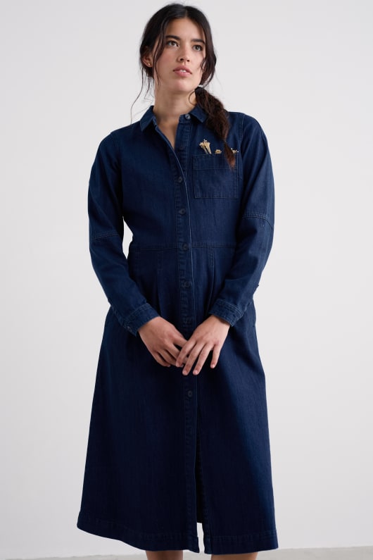 umrisse t-shirt kleid