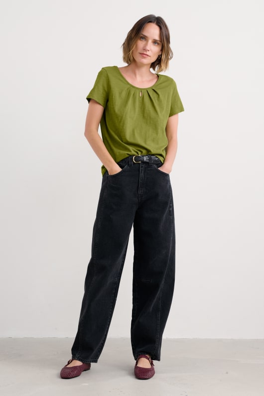appletree keyhole detail t-shirt