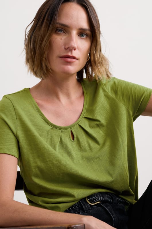 appletree keyhole detail t-shirt
