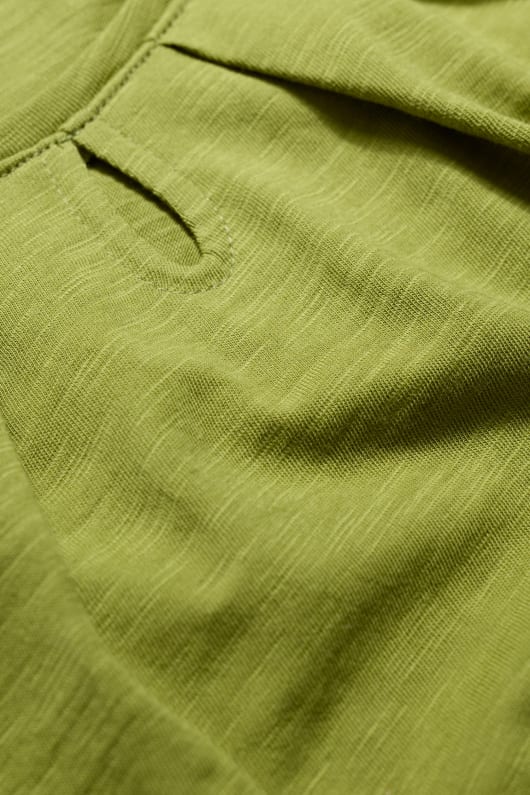 appletree keyhole detail t-shirt