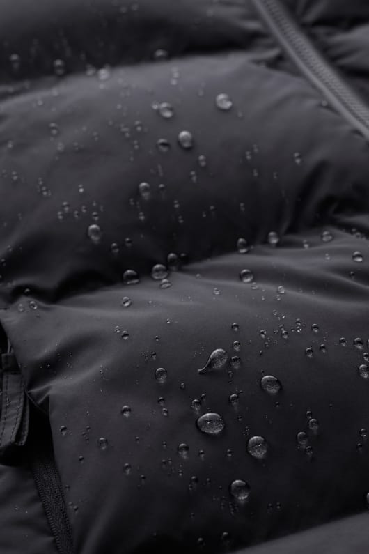 feld pfad gepolsterte wasserdichte jacke